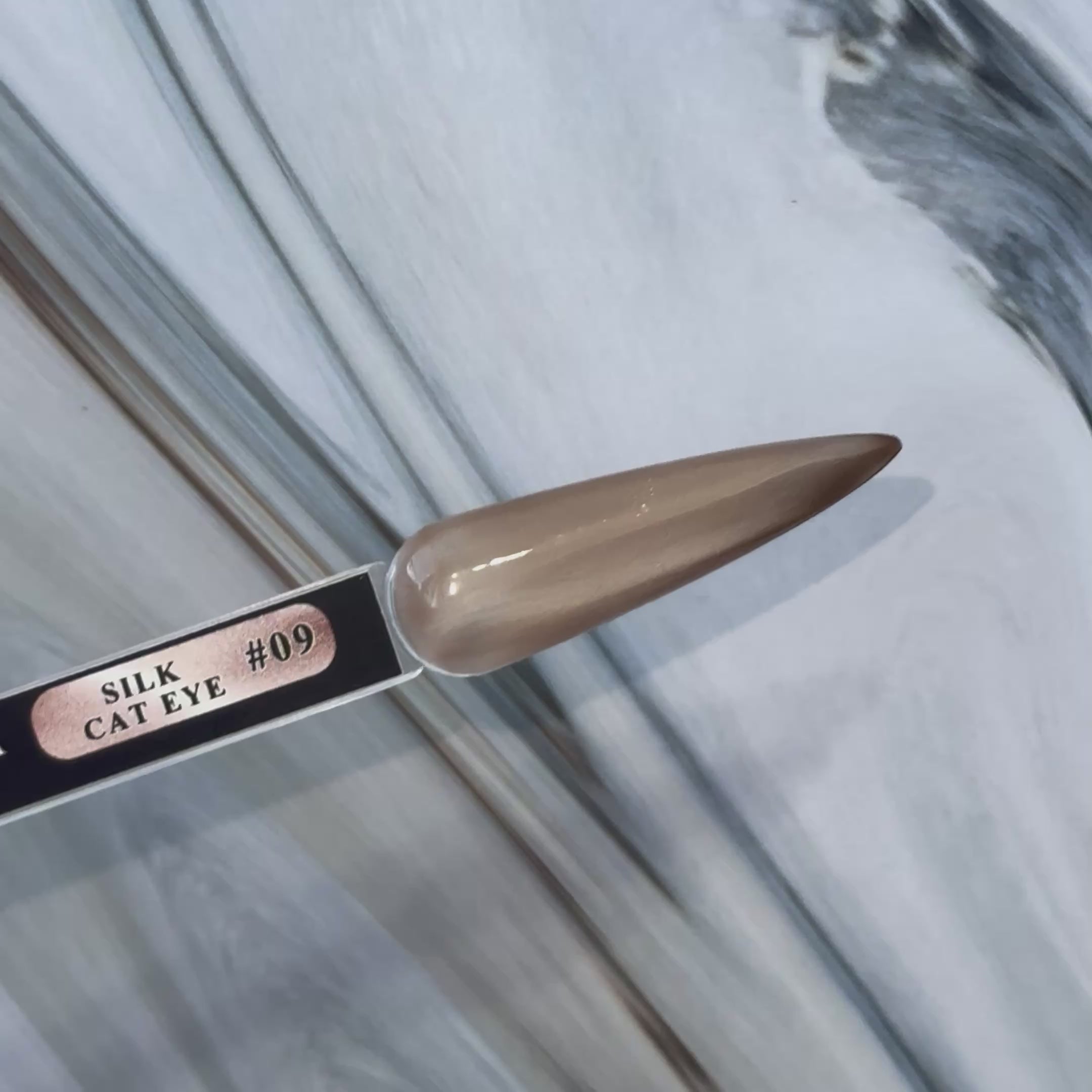 Silk Cat Eye #09